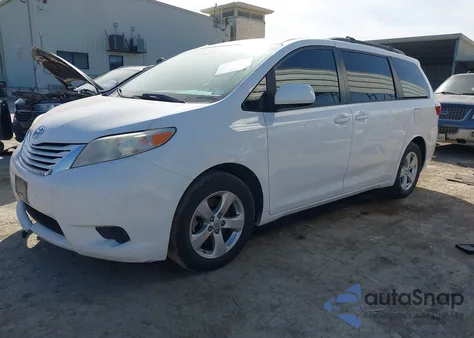 2017 Toyota Sienna Le 8 Passenger from USA, damaged, VIN 5TDKZ3DC8HS885657